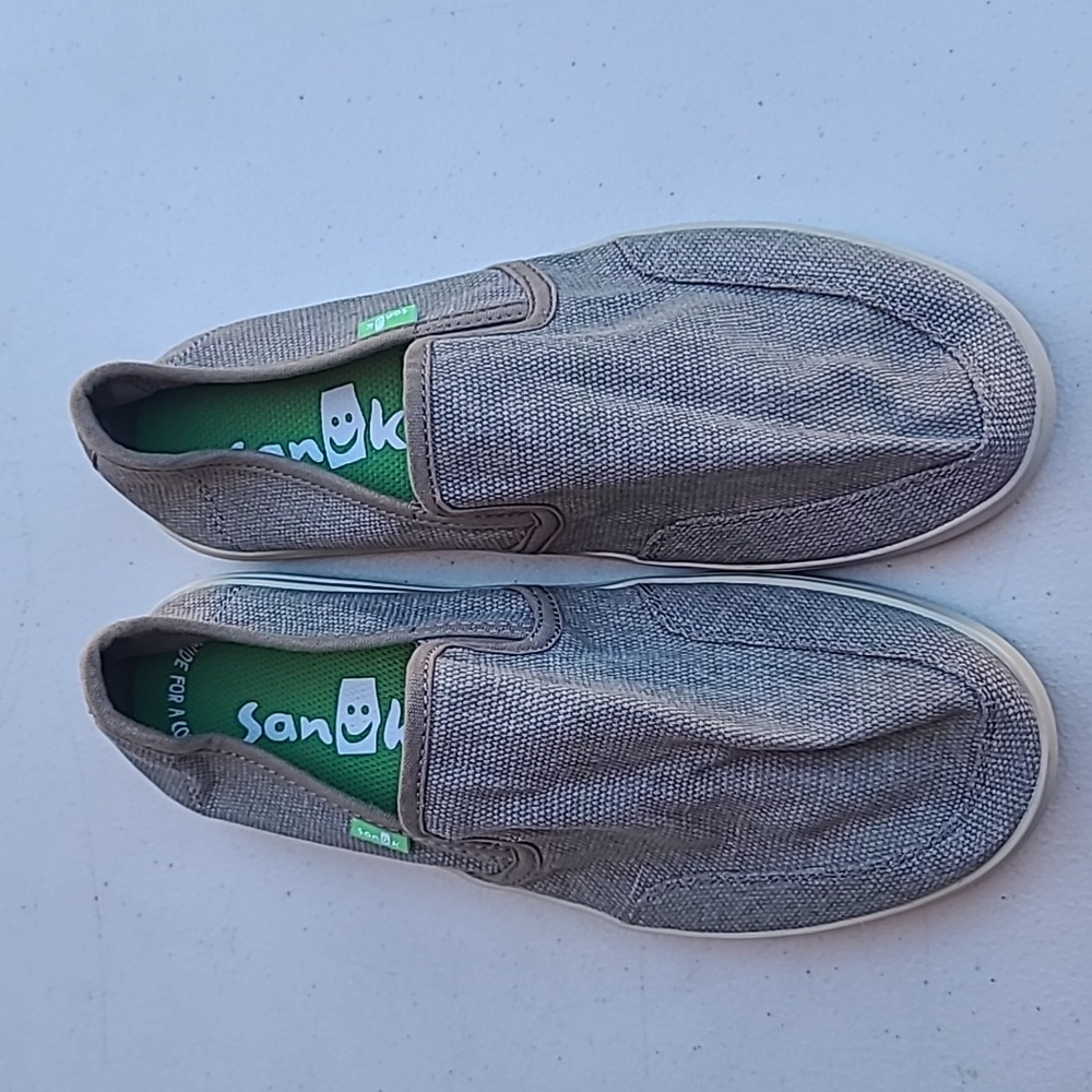 Sanuk Men's Slip-On Canvas Loafers in Gray with Green Insole